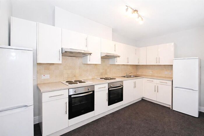 5 Bedroom Flat To Rent In Darran Street, Cathays, Cardiff, CF24