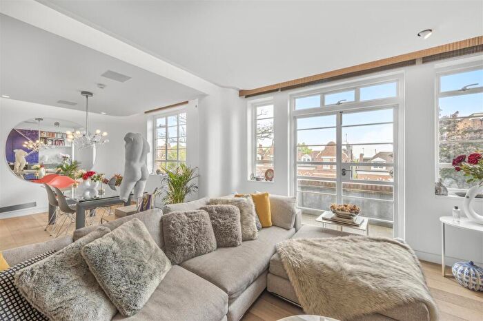 2 Bedroom Flat For Sale In Frognal Lane, Hampstead, NW3