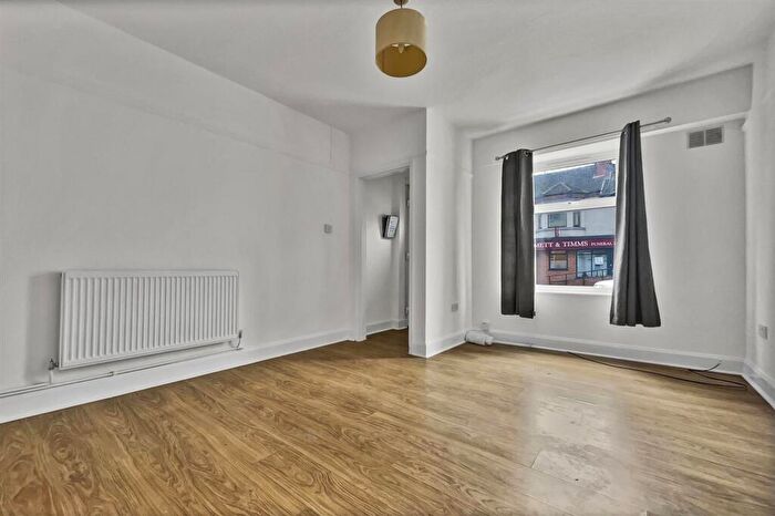 2 Bedroom Flat To Rent In Albany Road, Coventry, CV5