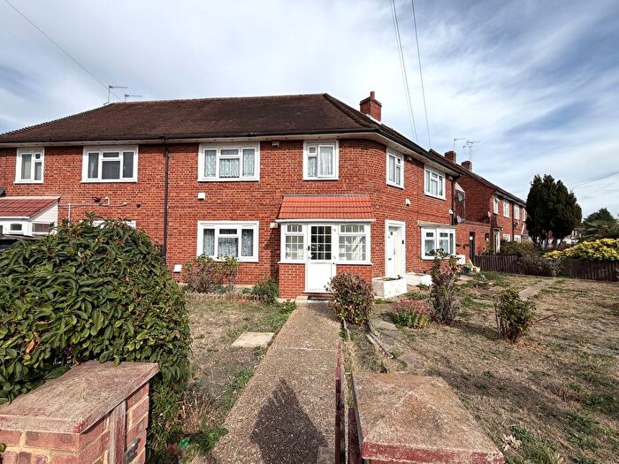 3 Bedroom Maisonette To Rent In Arundel Road, Hounslow, TW4