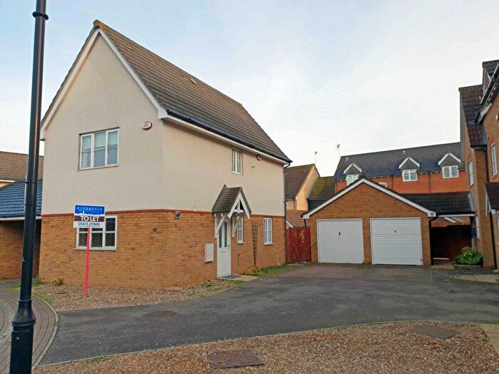 3 Bedroom Link Detached House To Rent In Emperor Circle, Ipswich, IP3