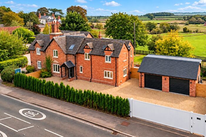 4 Bedroom Semi Detached House For Sale In Alderminster, CV37