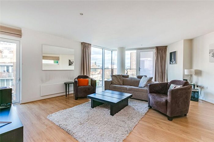 2 Bedroom Flat To Rent In Empire Square East, London Bridge, SE1