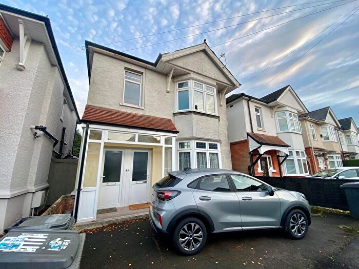 2 Bedroom Flat To Rent In Heathwood Road, Bournemouth, BH9