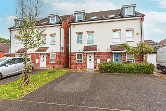 3 Bedroom Semi-Detached House To Rent In Planner Walk, Wokingham, RG40