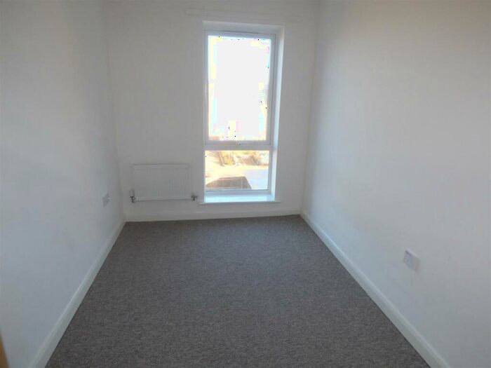 2 Bedroom Apartment To Rent In Alexander Court, Beaconsfield Road, Littlehampton, BN17