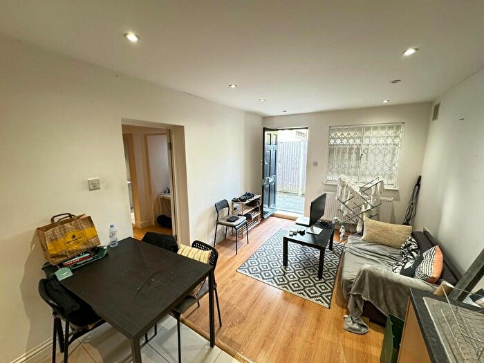 1 Bedroom Flat To Rent In Caledonian Road, London, N7