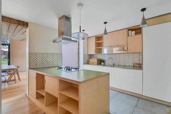 5 Bedroom Terraced House To Rent In Lynton Road, London, SE1