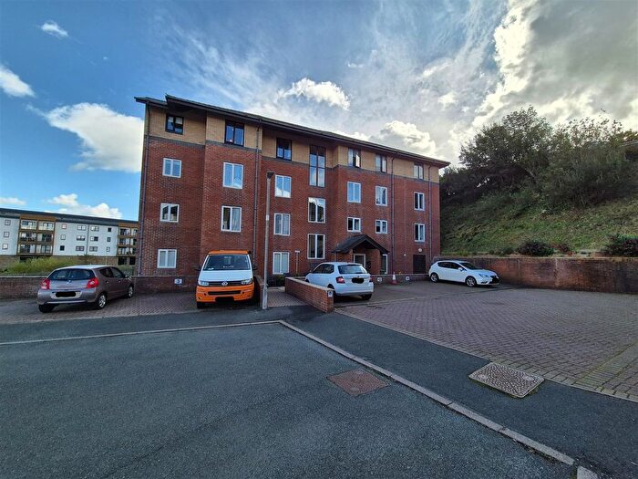 2 Bedroom Flat For Sale In Plas Yr Afon, Trefechan, SY23