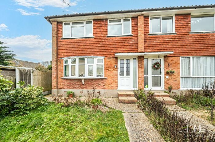 3 Bedroom End Of Terrace House For Sale In Thornridge, Brentwood, CM14