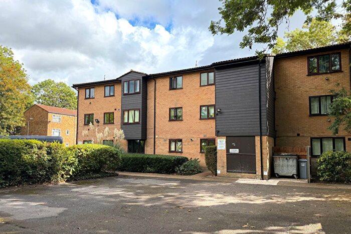 1 Bedroom Flat For Sale In Victoria Road, Slough, SL2