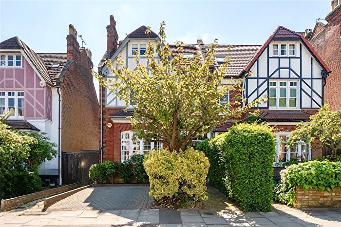 5 Bedroom Detached House For Sale In Onslow Gardens, London, N10