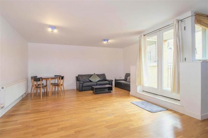 2 Bedroom Flat To Rent In Hackney Road, London, E2