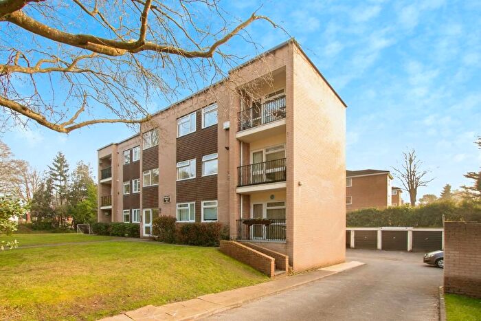 2 Bedroom Flat For Sale In Cavendish Road, Bournemouth, BH1