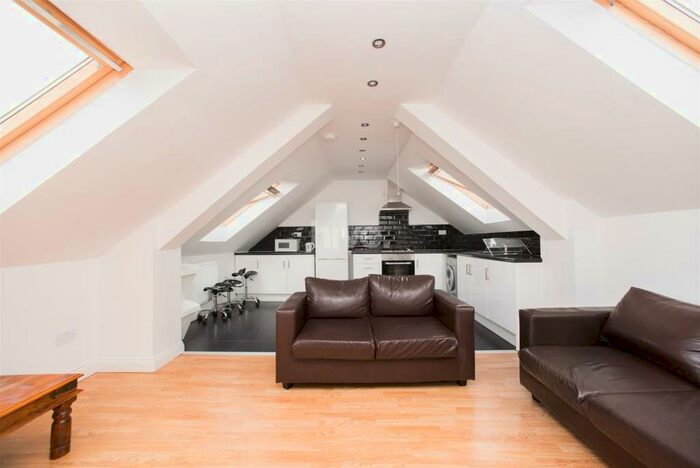 4 Bedroom Flat To Rent In Fenham Road, Fenham, Newcastle Upon Tyne, NE4