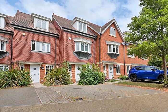 3 Bedroom Terraced House For Sale In Priory Fields, Watford, WD17