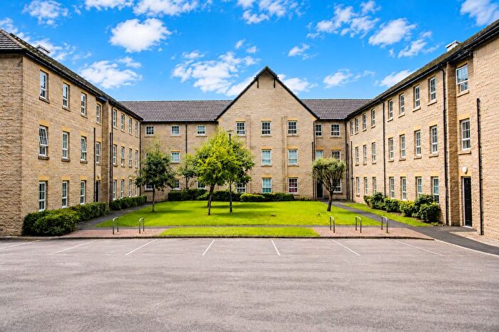 2 Bedroom Flat For Sale In Gale Close, Littleborough, OL15