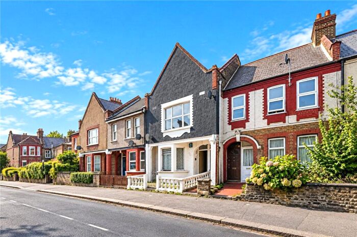 2 Bedroom Flat To Rent In Morieux Road, London, E10