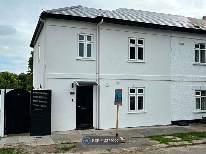 3 Bedroom Semi-Detached House To Rent In Trent Gardens : New Build, London, N14