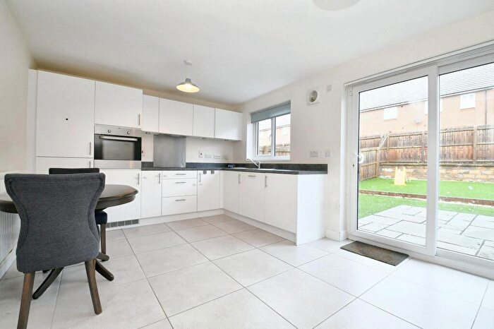 3 Bedroom Detached House For Sale In Garrett Meadow, Tyldesley, M29