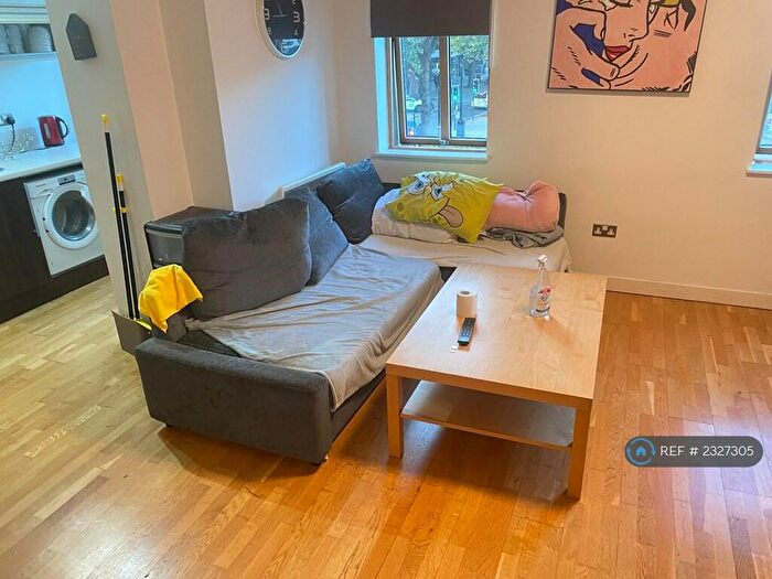 2 Bedroom Flat To Rent In Apartments, Bristol, BS1