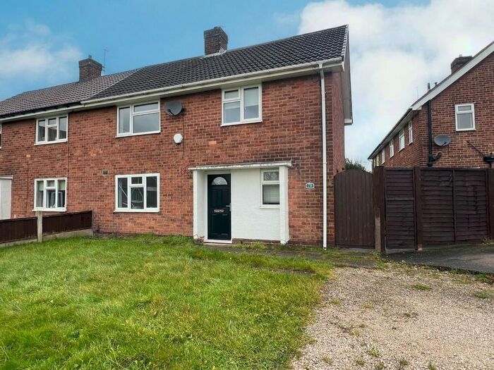 3 Bedroom Semi-Detached House To Rent In Lansdowne Road, Brimington, Chesterfield, S43
