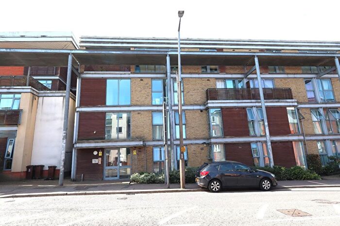2 Bedroom Flat To Rent In Whippendell Road, Watford, WD18