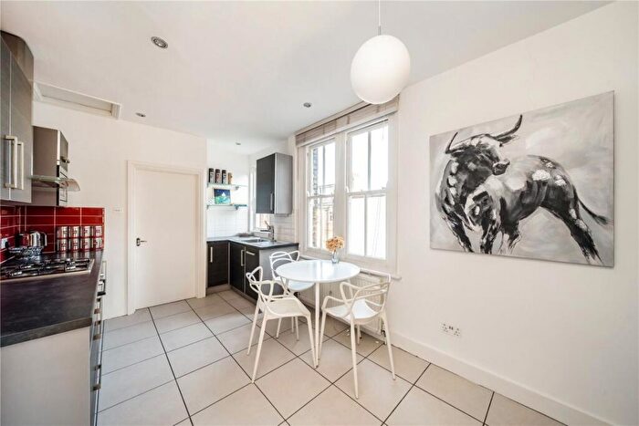 1 Bedroom Flat For Sale In North Worple Way, Barnes, SW14