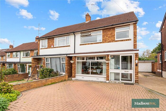 3 Bedroom End Of Terrace House To Rent In Wynndale Road, London, E18