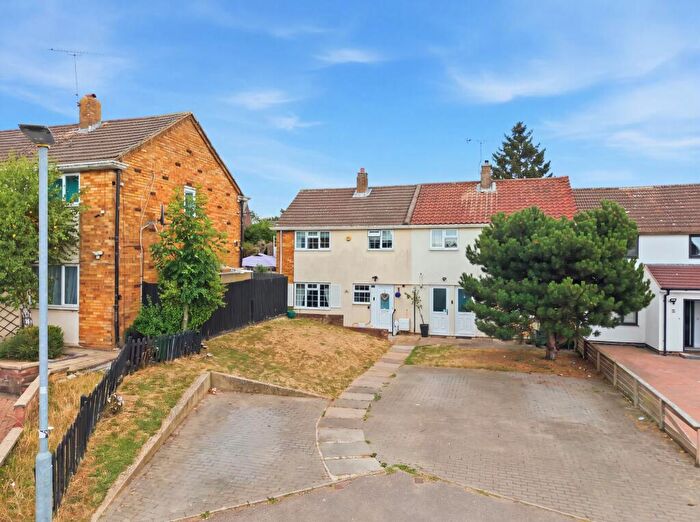 3 Bedroom End Of Terrace House For Sale In Ashwood Road, Potters Bar, EN6