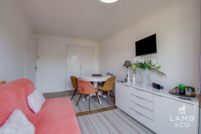 2 Bedroom Semi-Detached Bungalow For Sale In London Road, Clacton-On-Sea, CO15