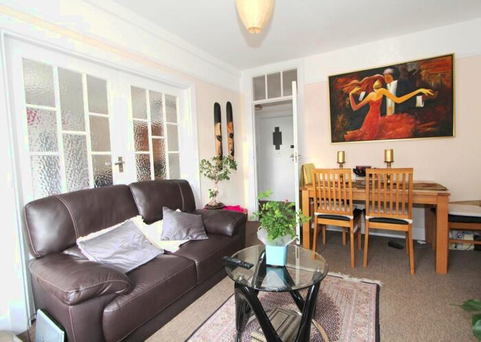 1 Bedroom Flat To Rent In The Orchard, Montpelier Road, Ealing, London, W5