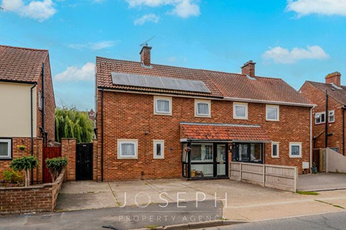 3 Bedroom Semi Detached House For Sale In Whitton Church Lane, Ipswich, IP1