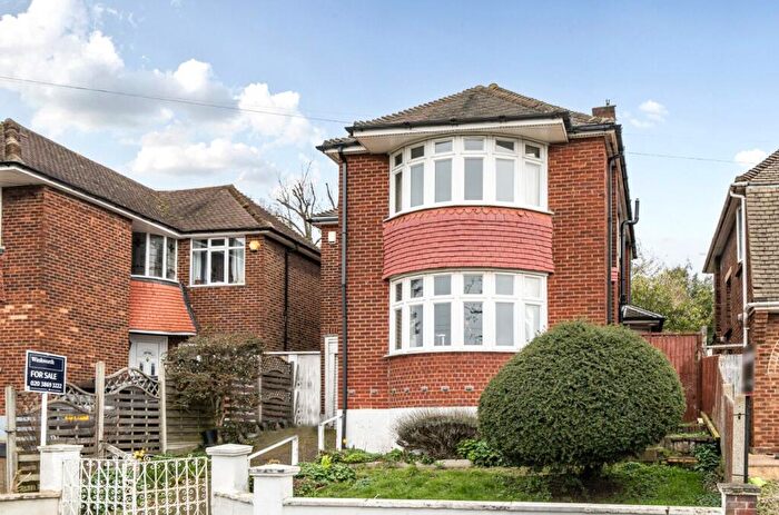 4 Bedroom Detached House For Sale In Waddington Way, London, SE19