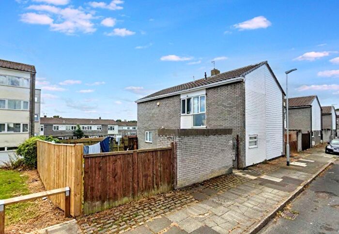 3 Bedroom Semi-Detached House For Sale In Welland Close, Peterlee, Durham, SR8