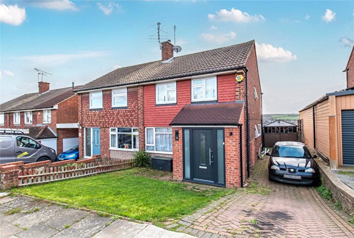 3 Bedroom Semi Detached House For Sale In Hever Croft, Rochester, Kent, ME2