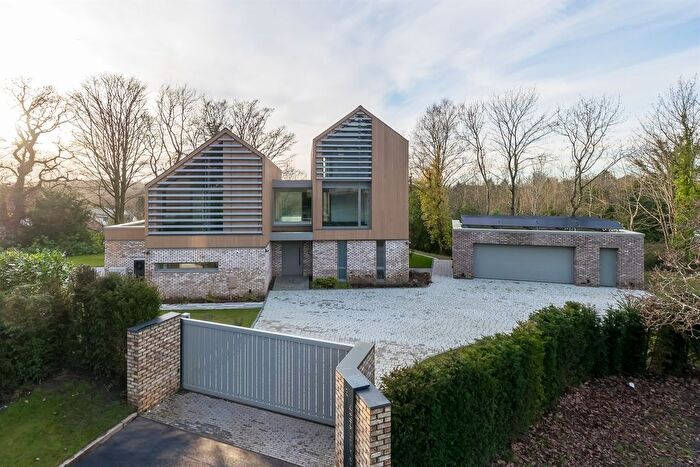 5 Bedroom Detached House For Sale In Heybridge Lane, Prestbury, Macclesfield, SK10