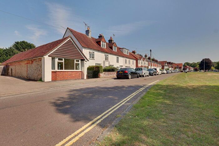 2 Bedroom Detached Bungalow For Sale In The Green, Rowland's Castle, PO9