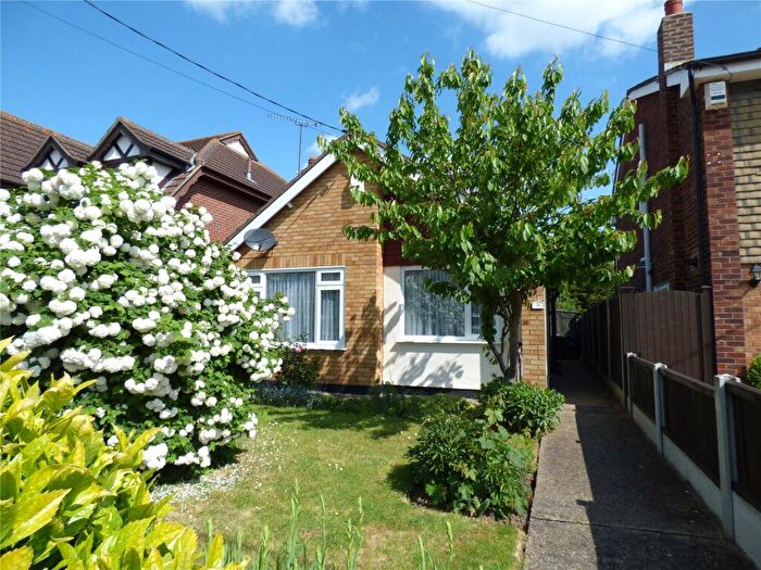 2 Bedroom Bungalow To Rent In Grasmere Avenue, Hullbridge, Hockley, Essex, SS5
