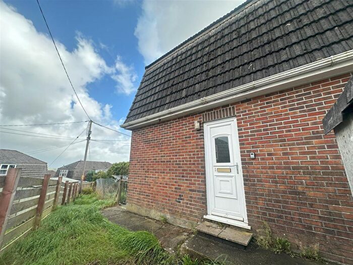 2 Bedroom Flat For Sale In Montgomery Road, Penwithick, St. Austell, PL26
