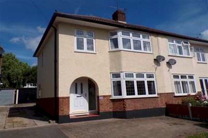 3 Bedroom House To Rent In Ingatestone Village, CM4