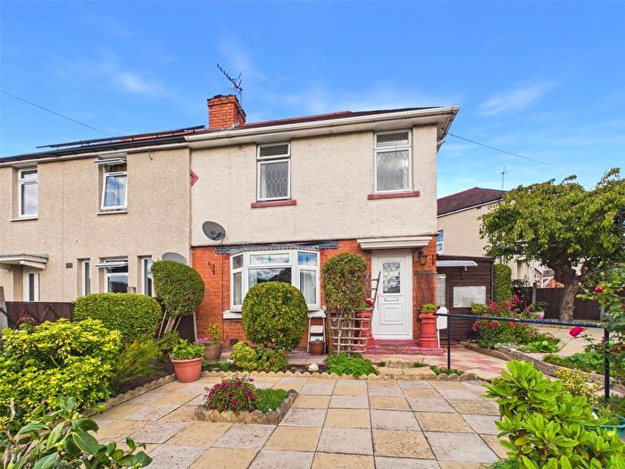 3 Bedroom Semi-Detached House For Sale In Tolladine Road, Worcester, Worcestershire, WR4
