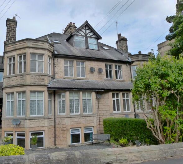 3 Bedroom Flat To Rent In Westcliffe Grove, Harrogate, HG2