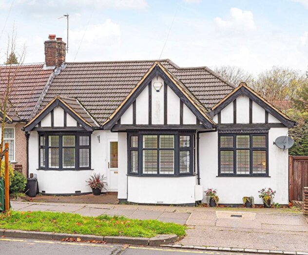 4 Bedroom Semi Detached Bungalow For Sale In Spring Gardens, Orpington, BR6