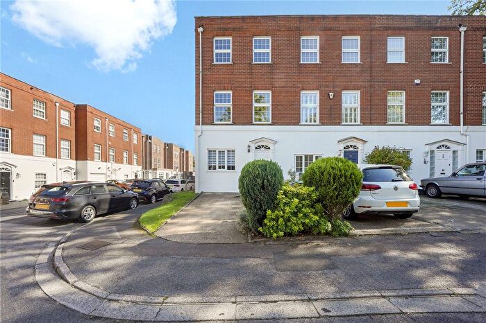 4 Bedroom Town House For Sale In Sussex Gardens, London, N6