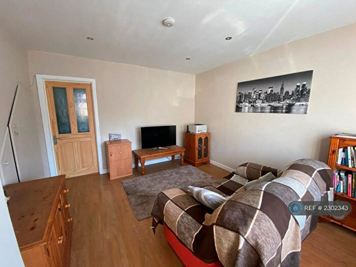 2 Bedroom Terraced House To Rent In Ashmore Road, Reading, RG2