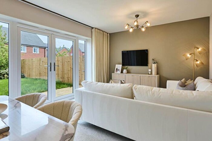3 Bedroom Semi-Detached House For Sale In New Road Uttoxeter, ST14