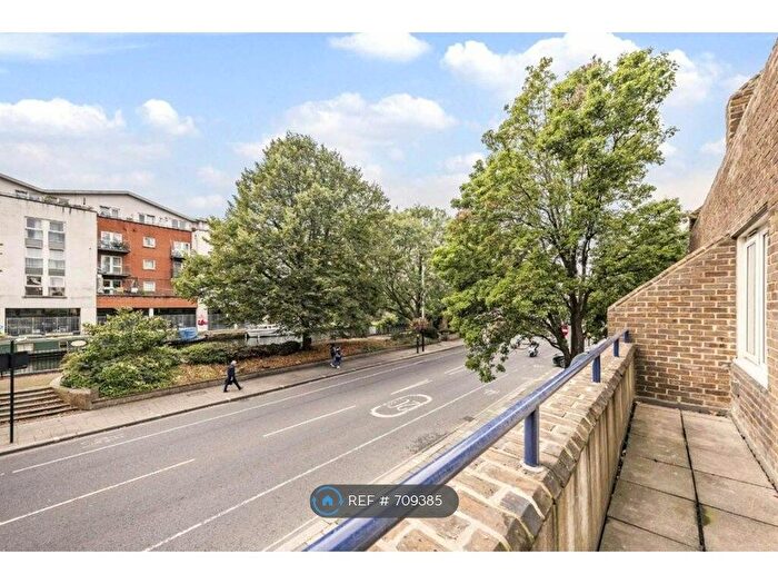1 Bedroom Flat To Rent In Holly House, London, W10