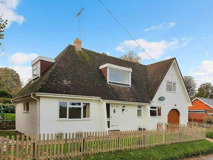 3 Bedroom Detached House For Sale In Aston Lane, Remenham Hill, Henley-On-Thames, RG9