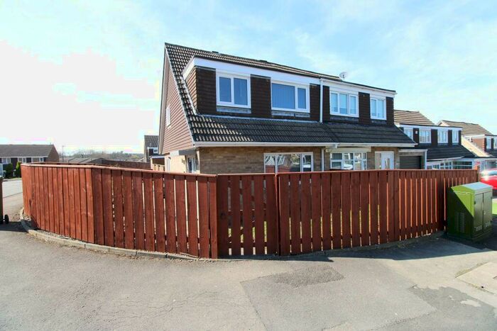 3 Bedroom House To Rent In Kirkham, Washington, NE38